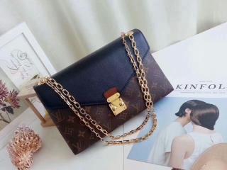 【LVロゴがお洒落♪】Louis Vuitton ショルダーバッグ チェーン 2023SS☆すぐ届く！ 【LV ルイヴィトン】 メッセンジャー バッグ