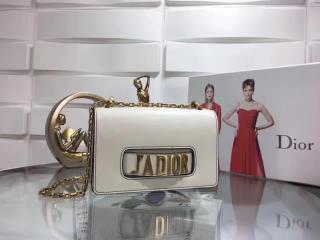 ディオール オフホワイト カーフレザー J'ADIOR チェーンフラップバッグ アンティークゴールドメタルのアクセサリー 【M9000CVWU_M030】