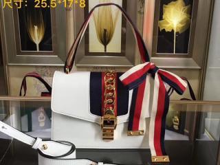 グッチ シルヴィ バッグ スーパーコピー〔GUCCI Sylvie〕 オフホワイト レザー ショルダーバッグ ゴールド金具 421882 CVLEG 8605