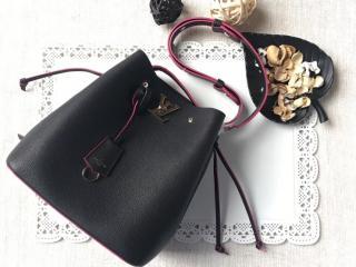 【M54677】 LOUIS VUITTON ルイヴィトン バッグ コピー ロックミー・バケット LOCKME ヴィトン レディース ショルダーバッグ 2色選択可 ノワール