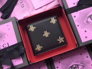 【495055 DJ2KT 8474】 GUCCI 2018Cruise新作 グッチ 財布 コピー ゴールド ビー（ハチ）＆スター プリント入り ミツバチ ブラック レザー メンズ 二つ折り財布