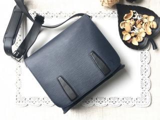 【M53405】 LOUIS VUITTON ルイヴィトン エピ バッグ コピー ハリントン・メッセンジャー PM ヴィトン メンズ メッセンジャーバッグ 2色可選択 ブルーマリーヌ