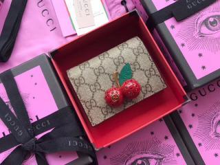 ‎【476050 K9GXT 8694】 GUCCI グッチ GGスプリーム 財布 コピー GG Supreme チェリー付きキャンバス カードケース（コイン＆紙幣入れ付き） レディース 二つ折り財布