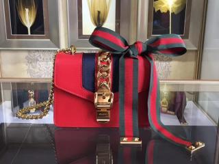 【431666 CVLEG 8604】 GUCCI グッチ シルヴィ バッグ コピー Sylvie ミニ チェーンバッグ レディース ショルダーバッグ 3色選 ハイビスカスレッド レザー