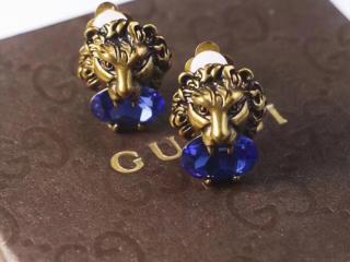 GUCCIピアス クリスタル付き ライオンヘッド イヤリング ‎445311 JH220