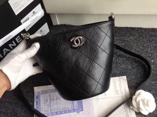 【A57636 Y83579 94305】 CHANEL シャネル バッグ スーパーコピー 2018年春夏 バケット バッグ クランプル カーフスキン & レジ レディース ショルダーバッグ ブラック