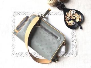 【M43884】 LOUIS VUITTON ルイヴィトン モノグラム･チタニウム バッグ コピー カメラバッグ ヴィトン メンズ ショルダーバッグ