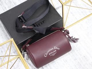 【1ATPO061XXX_H08E】 DIOR ディオール バッグ コピー 3色可選択 バーガンディー グレインドカーフスキン “ROLLER” クラッチ メンズ ショルダーバッグ