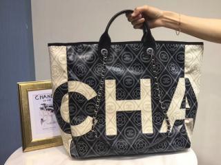 【A57161 Y83565 C2417】 CHANEL シャネル バッグ コピー 2018年春夏 ラージ ショッピング バッグ プリント キャンバス & カーフスキン レディース トートバッグ ブラック & ベージュ