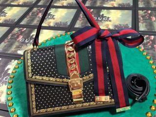 【421882 0KLLG 8927】 GUCCI グッチ シルヴィ バッグ コピー 〔Sylvie〕 スターフレームモチーフスモールバッグ レディース ショルダーバッグ 2色可選択 ブラック レザー