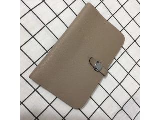 エルメス財布　二つ折り財布 レディース用 メンズ用エルメス ドゴンGM財布　シルバー金具