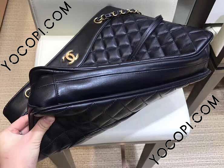 輝きを添えて☆CHANEL ショッピングバッグ チェーン クラッチ バッグ - イリディッセント メタリック