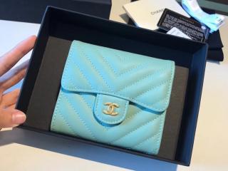 シンプル可愛い♪ CHANEL 二つ折り財布 ベージュxゴールド ラウンドジップ(ファスナー) CHANEL(シャネル) 折りたたみ財布