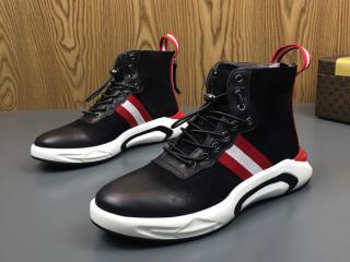 アレキサンダーマックイーン スニーカー メンズ用スニーカーブーツ　ALEXANDER McQUEEN　黒