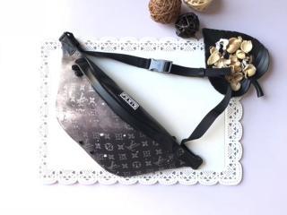 【M44444】 LOUIS VUITTON ルイヴィトン モノグラム バッグ スーパーコピー ディスカバリー・バムバッグ メンズバッグ