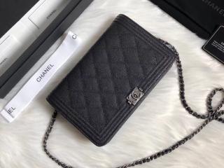 【A80287 Y83621 94305】 BOY CHANEL ボーイ シャネル 財布 コピー チェーンウォレット グレインド カーフスキン レディース 二つ折り財布 3色可選択 ブラック