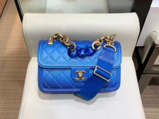 【AS0061 Y84095 5B680】 CHANEL シャネル バッグ スーパーコピー 2018/19年 グレインド カーフスキン & レジン フラップ バッグ レディース ショルダーバッグ 3色可選択 ブルー