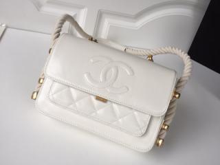【AS0074 Y84100 10601】 CHANEL シャネル バッグ スーパーコピー 2018/19年 クルーズ コレクション クランプル カーフスキン & コットン フラップ バッグ 2色可選択 ホワイト