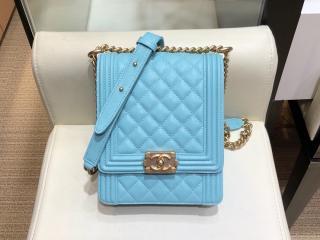 【AS0130 Y83621 5B644】 BOY CHANEL ボーイ シャネル バッグ スーパーコピー ハンドバッグ グレインド カーフスキン レディース ショルダーバッグ 3色可選択 ブルー