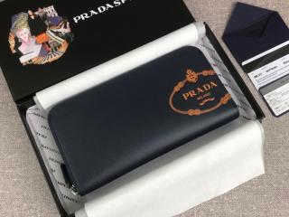 【2ML317_2MB8_F0L57】 PRADA プラダ 長財布 コピー 「サフィアーノ」レザー ドキュメントホルダー ラウンドファスナー財布 ネイビー/オレンジ