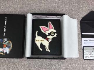 【1MV204】 PRADA プラダ 財布 コピー プラダマリア「サフィアーノ」 二つ折り財布 ブラック/ピンク