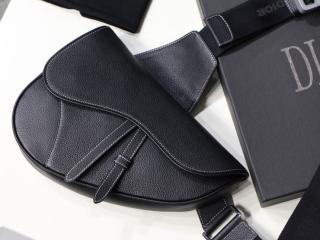【1ADPO093YMJ_H00N】 DIOR ディオール バッグ コピー ブラック カーフスキン “SADDLE” バッグ メンズ ショルダーバッグ 3色可選択