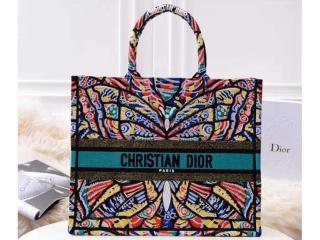 【M1286ZTZF_M911】 DIOR ディオール バッグ スーパーコピー 刺繍入りキャンバス “DIOR BOOK TOTE” レディース トートバッグ