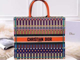 【M1286ZTZF_M912】 DIOR ディオール バッグ コピー 刺繍入りキャンバス “DIOR BOOK TOTE” レディース トートバッグ