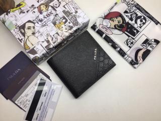【2MO513_2BOL_F0002】 PRADA プラダ 財布 スーパーコピー Saffiano 「サフィアーノ」レザー 財布 メンズ 二つ折り財布 ブラック