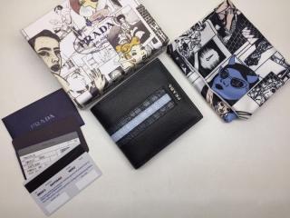 【付属品完備/新品同様】プラダ 二つ折り財布 サフィアーノレザー 黒 ロゴ型押し プラダ PRADA 財布 二つ折り財布 小銭入れ付き サフィアーノ