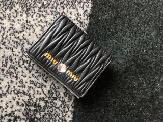【5MV204_2B9G_F0002】 MIUMIU ミュウミュウ 財布 スーパーコピー MATELASSE 「マテラッセ」レザー レディース 二つ折り財布 3色可選択 ブラック