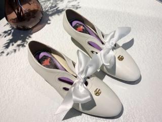 ミュウミュウ フラットシューズ miumiuパーティー 通勤靴