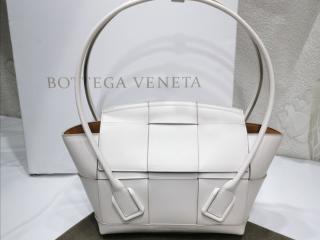 【575943-2】 BOTTEGA VENETA ボッテガ・ヴェネタ バッグ スーパーコピー イントレチャート フレンチカーフ ザ・アルコ ARCO 33 ハンドバッグ レディース ショルダーバッグ 5色可選択
