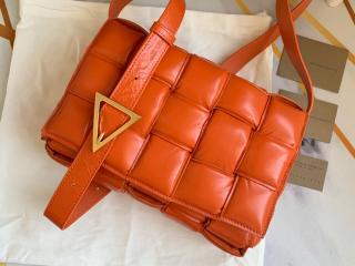 【591970-2】 BOTTEGA VENETA ボッテガ・ヴェネタ バッグ スーパーコピー CASSETTE ペーパーカーフ パデッド カセット レディース ショルダーバッグ 7色可選択