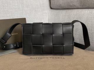 【BOTTEGA VENETA】ナッパ マキシ カセット ストレッチバッグ 578004-2】 BOTTEGA VENETA ボッテガ・ヴェネタ バッグ コピー