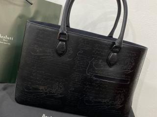 大人気★Berluti スクリットデザインが美しいトゥジュール スクリットレザートートバッグ Venezia toujours