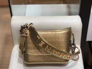 Gabrielle CHANEL シャツレディース人気 定番斜めがけショルダーバッグ　ゴルード金具