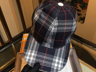 Burberryバーバリー　日除け帽キャップ　男女兼用バーバリー 野球帽