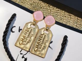 シャネルイヤリング 耳飾り 大きな金属Chanel文字　ピアス
