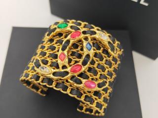 シャネルブレスレット ヴィンテージ腕輪 黒革ビーズの腕輪
