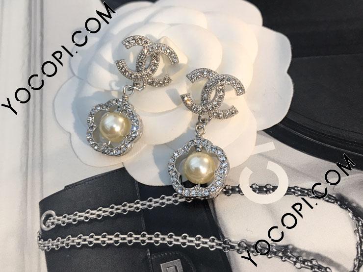 シャネルの長いイヤリング パール 花のデザインCCマークピアス