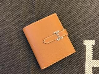 エルメスBearnベアン コンパクト財布 HERMES 折りたたみ財布 ヴォー・エプソン ゴールド/シルバー金具選択可  輸入牛革　土黄