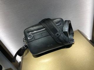 【1SFPO101YMJ_H15E】 DIOR N級 ディオール バッグ スーパーコピー ブラック カーフスキン “SAFARI” ボディバッグメンズ メッセンジャーバッグ