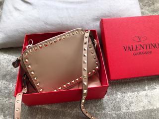 【ZW2B0809BOL0NO-2】 VALENTINO N級 ヴァレンティノ バッグ スーパーコピー ROCKSTUD ロックスタッズ スモール クロスボディバッグ レディース ショルダーバッグ