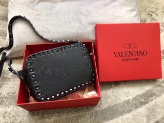 【ZW2B0809BOL0NO-3】 VALENTINO N級 ヴァレンティノ バッグ コピー ROCKSTUD ロックスタッズ グレイン スモール クロスボディバッグ レディース ショルダーバッグ