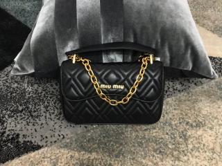 【5BD140-1】 MIUMIU N級 ミュウミュウ バッグ スーパーコピー Matelassé 「マテラッセ」レザー バッグ レディース ショルダーバッグ 3色選択可