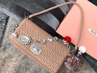 【5BD233-3】 MIUMIU N級 ミュウミュウ バッグ コピー Cloqué ミュウ クリスタル レザー レディース ショルダーバッグ 3色選択可