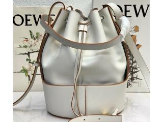 LOEWE(ロエベ) ショルダーバッグ - 白×ライトブルー×マルチ 花柄  