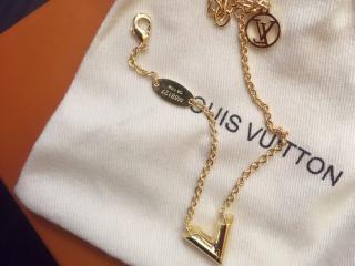 M67179 ブレスレット・LV＆ME ルイヴィトンブレスレット アルファベットV レディース＆メンズ用