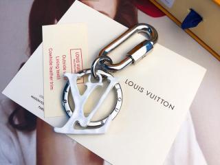 ルイ･ヴィトンバッグチャーム LOUIS VUITTON キーホルダー 白い色